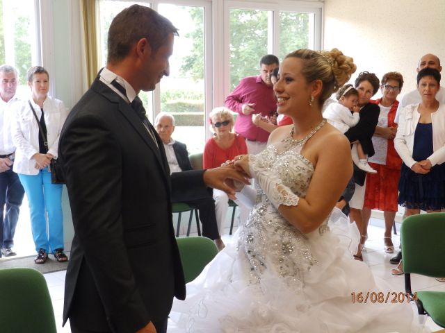 Le mariage de Aurélie et David à Champagné-le-Sec, Vienne 24