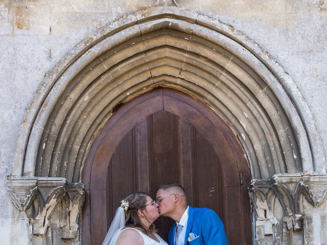 Le mariage de Mélanie et Sylvain à Brionne, Eure 10