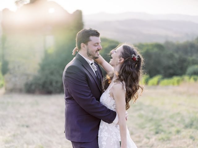 Le mariage de Marc et Marine à Légny, Rhône 37