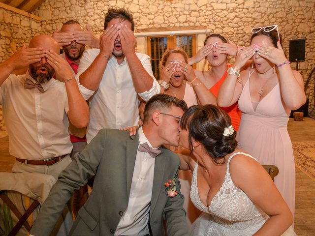 Le mariage de Quentin et Emilie à Saint-Front-de-Pradoux, Dordogne 60