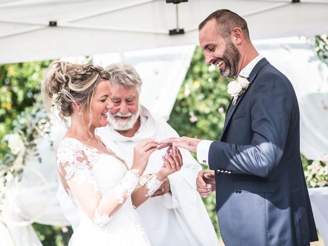 Le mariage de Jérémy et Emeline à Calais, Pas-de-Calais 17