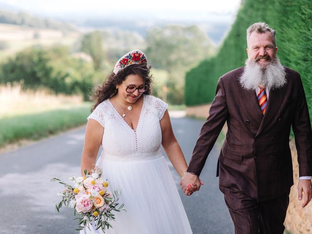 Le mariage de Jean et Virginie à Charnay, Rhône 40