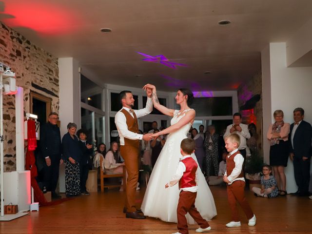 Le mariage de Baptiste et Chloé à Ouffières, Calvados 85