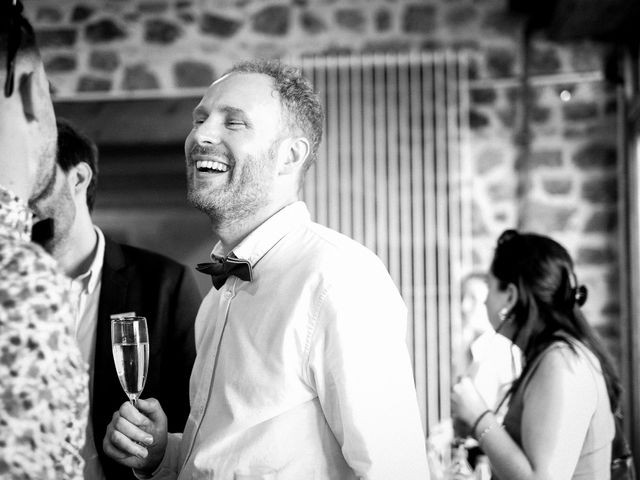 Le mariage de Laurent et Chloé à Saint-Laurent-d&apos;Oingt, Rhône 7