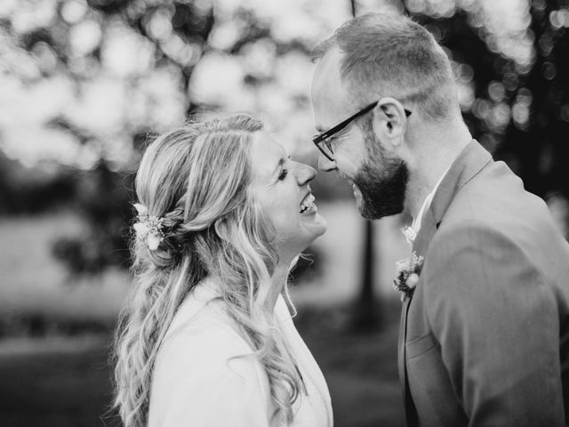 Le mariage de Mickaël et Caroline à Villars-les-Dombes, Ain 22