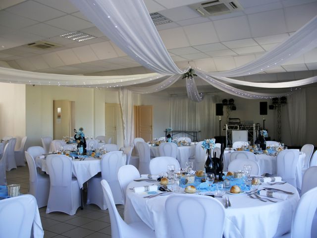 Le mariage de David et Sabrina à Artas, Isère 17