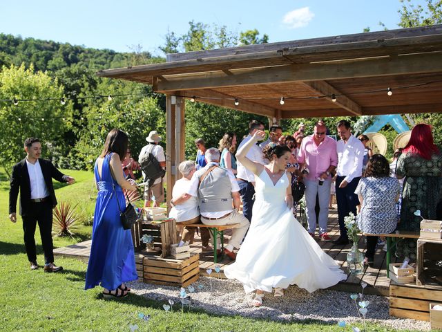 Le mariage de David et Sabrina à Artas, Isère 32