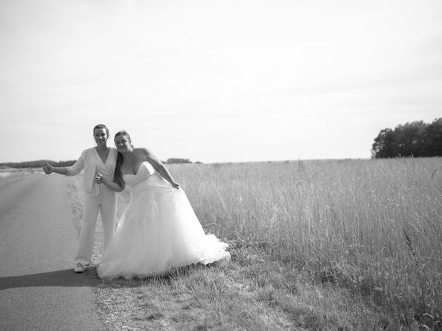 Le mariage de Marion et Anne Sophie à Le Gué-de-Longroi, Eure-et-Loir 16