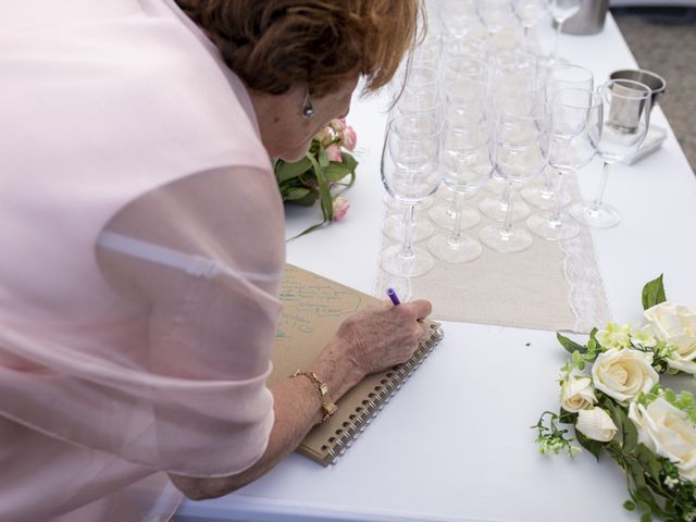 Le mariage de Marion et Anne Sophie à Le Gué-de-Longroi, Eure-et-Loir 24