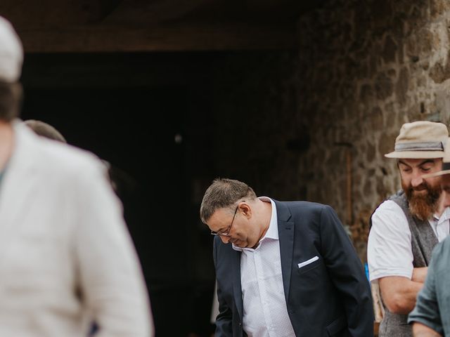 Le mariage de Romain et Vanessa à Landerneau, Finistère 16