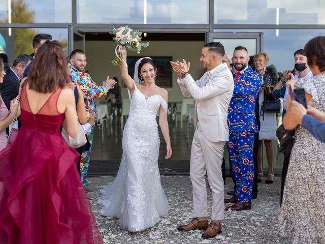 Le mariage de Benjamin et Victoria à Cornillon-Confoux, Bouches-du-Rhône 2