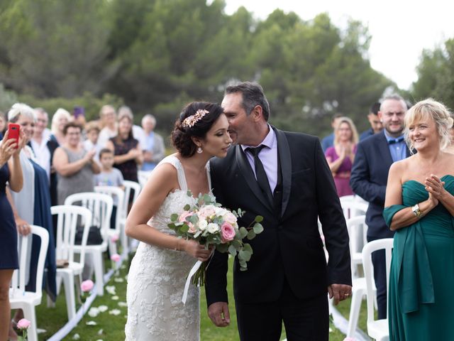 Le mariage de Benjamin et Victoria à Cornillon-Confoux, Bouches-du-Rhône 23