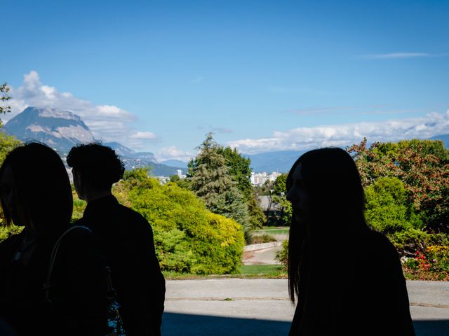 Le mariage de Florent et Lola à Le Haut-Bréda, Isère 17