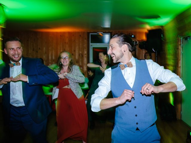 Le mariage de Florent et Lola à Le Haut-Bréda, Isère 57