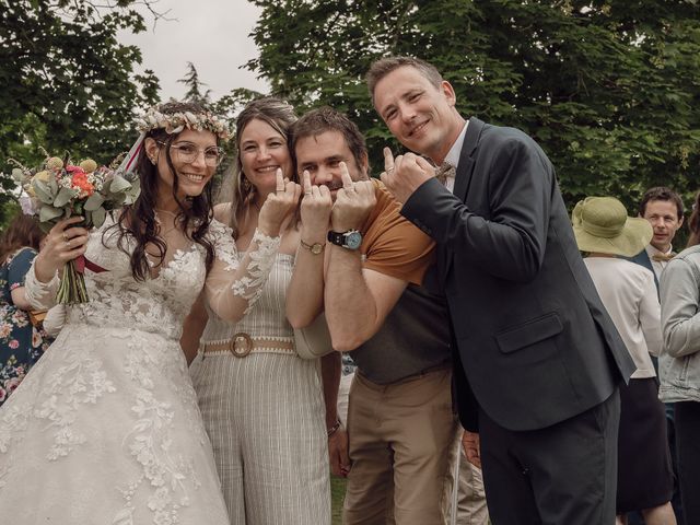 Le mariage de Mickael et Clémentine à Mortagne-sur-Gironde, Charente Maritime 12
