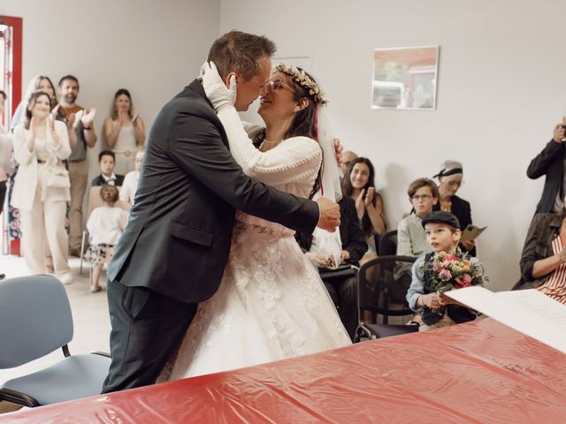 Le mariage de Mickael et Clémentine à Mortagne-sur-Gironde, Charente Maritime 36