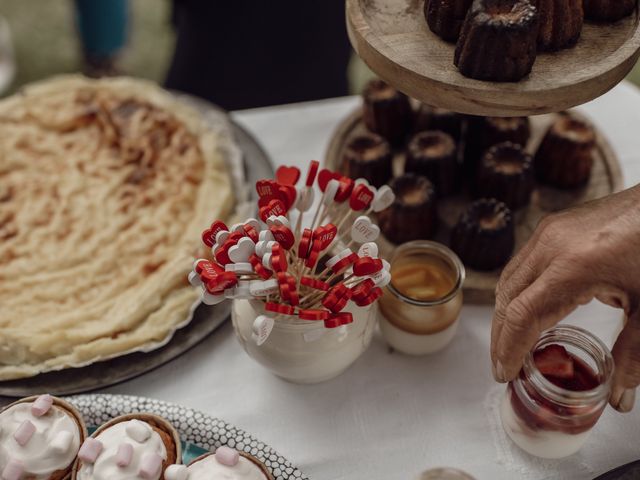 Le mariage de Mickael et Clémentine à Mortagne-sur-Gironde, Charente Maritime 43