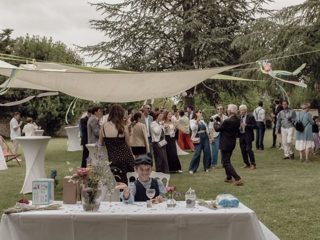 Le mariage de Mickael et Clémentine à Mortagne-sur-Gironde, Charente Maritime 44
