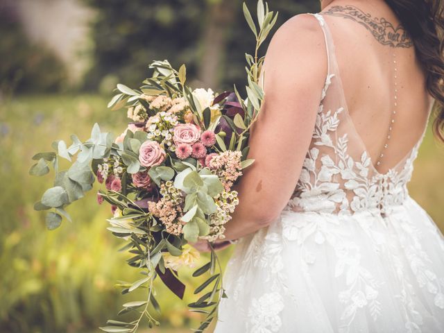 Le mariage de Julien et Adeline à Aigrefeuille-d&apos;Aunis, Charente Maritime 13