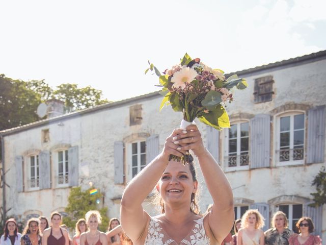 Le mariage de Julien et Adeline à Aigrefeuille-d&apos;Aunis, Charente Maritime 15