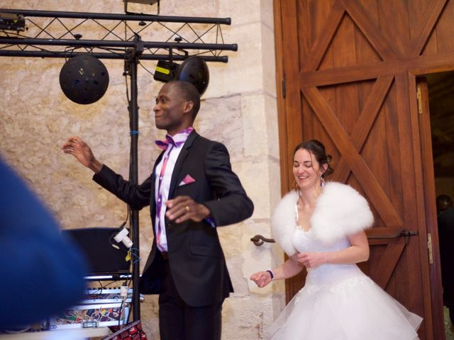 Le mariage de Désiré et Laurence à Saint-Jean-d&apos;Angély, Charente Maritime 33