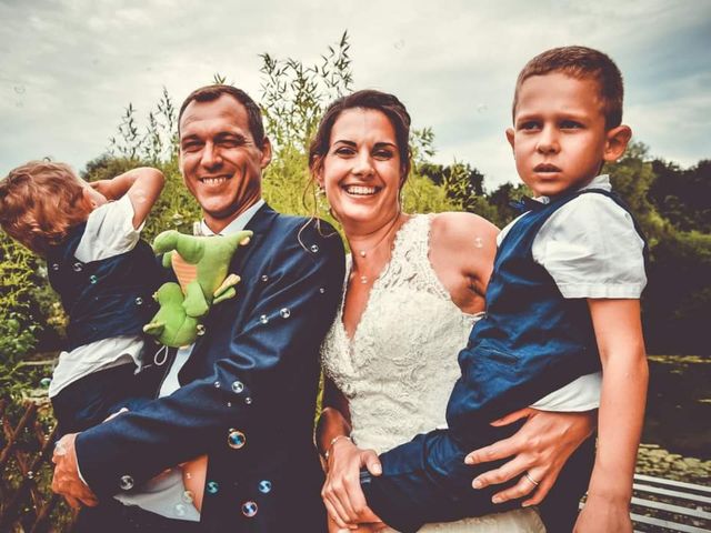 Le mariage de Cédric et Emilie à Truyes, Indre-et-Loire 18