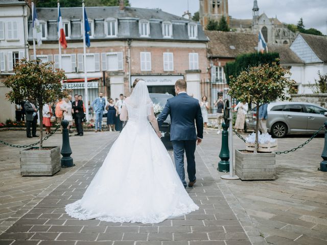 Le mariage de Anthony et Charlène à Lyons-la-Forêt, Eure 4