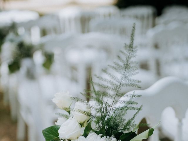 Le mariage de Anthony et Charlène à Lyons-la-Forêt, Eure 10