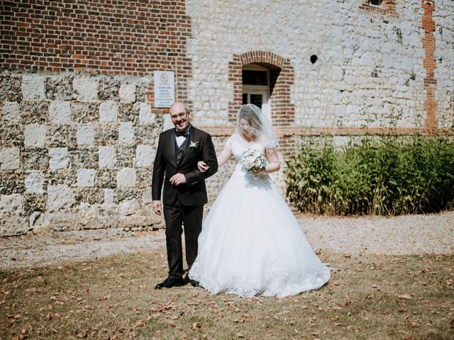 Le mariage de Anthony et Charlène à Lyons-la-Forêt, Eure 14