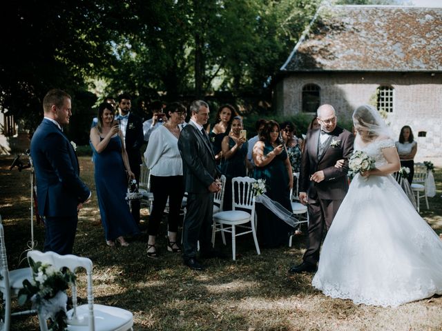 Le mariage de Anthony et Charlène à Lyons-la-Forêt, Eure 17