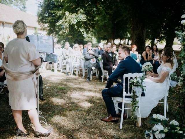 Le mariage de Anthony et Charlène à Lyons-la-Forêt, Eure 20