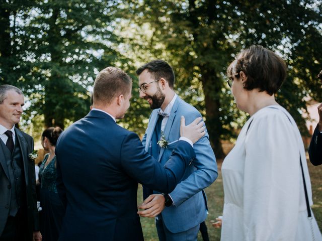 Le mariage de Anthony et Charlène à Lyons-la-Forêt, Eure 51