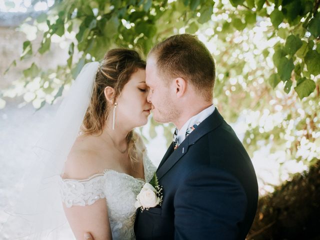 Le mariage de Anthony et Charlène à Lyons-la-Forêt, Eure 59