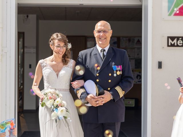 Le mariage de Philippe et Sophie à Bernières-sur-Mer, Calvados 10