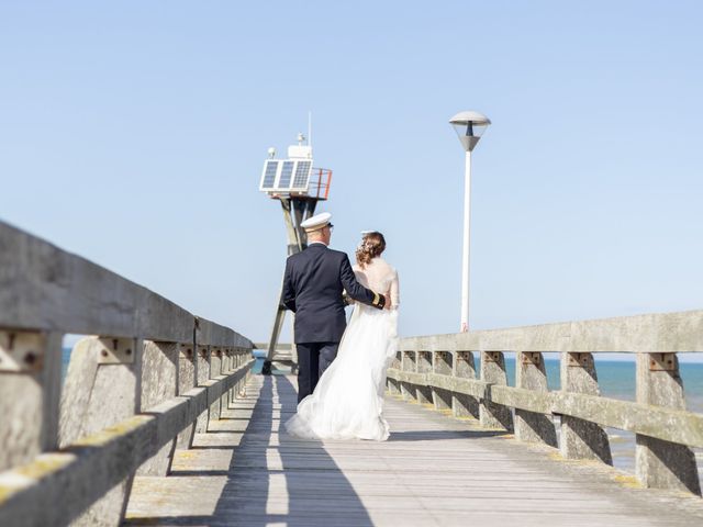 Le mariage de Philippe et Sophie à Bernières-sur-Mer, Calvados 14