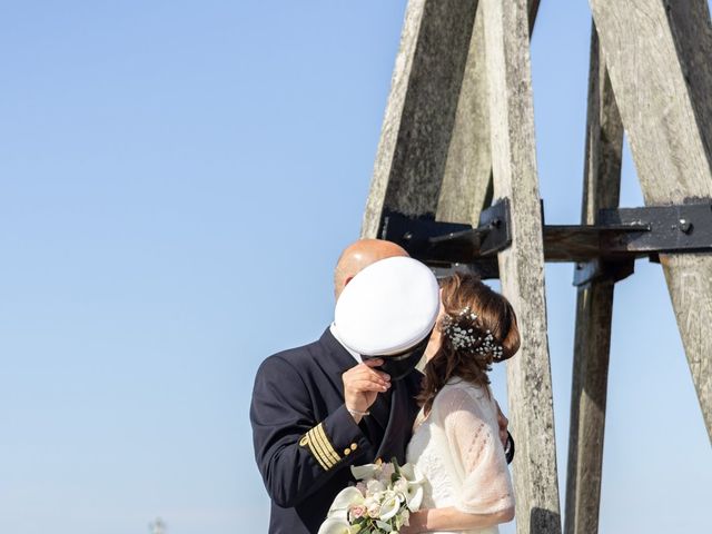 Le mariage de Philippe et Sophie à Bernières-sur-Mer, Calvados 15