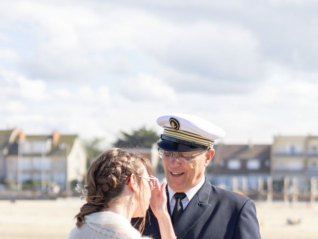 Le mariage de Philippe et Sophie à Bernières-sur-Mer, Calvados 18