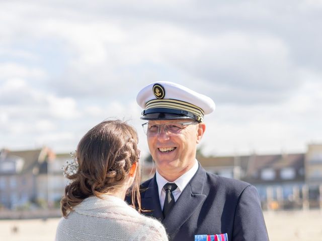 Le mariage de Philippe et Sophie à Bernières-sur-Mer, Calvados 20