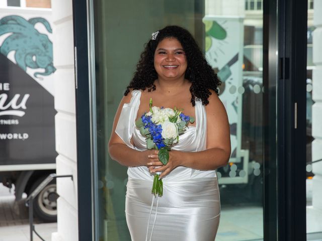 Le mariage de Matthew et Daivery à Paris, Paris 11