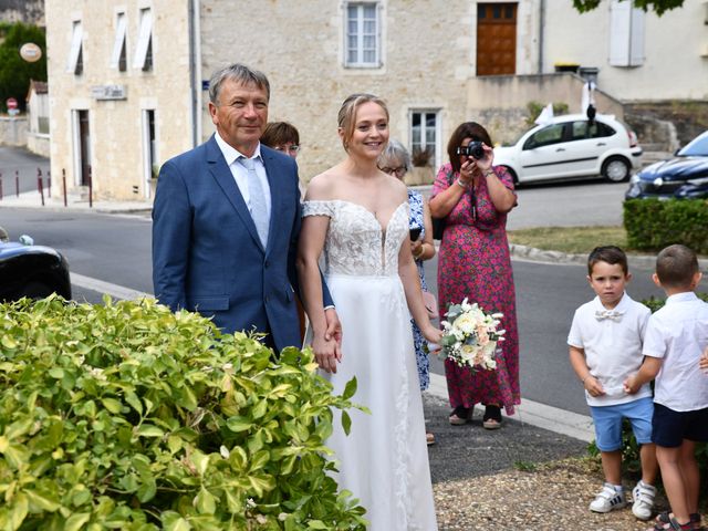 Le mariage de Ludivine et Noel à Feuillade, Charente 45