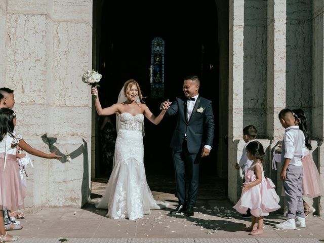 Le mariage de Emmanuel et Christina à Versailleux, Ain 17