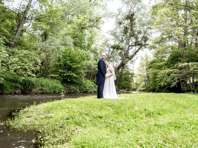 Le mariage de Mickael et Isabelle à Brenat, Puy-de-Dôme 9