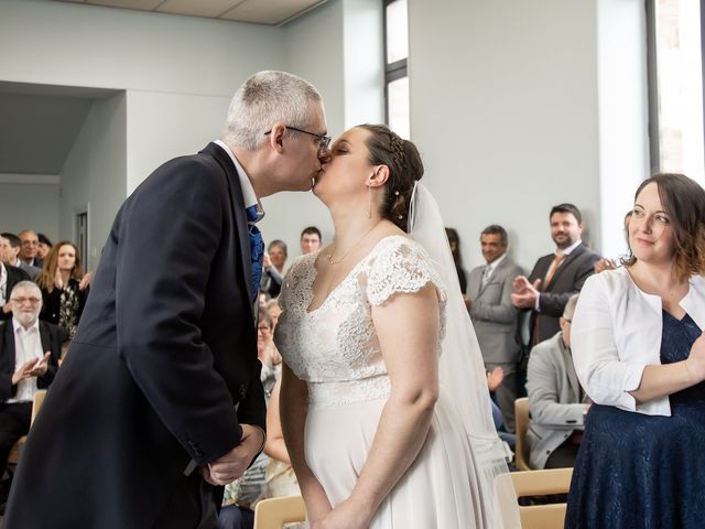 Le mariage de Mickael et Isabelle à Brenat, Puy-de-Dôme 13