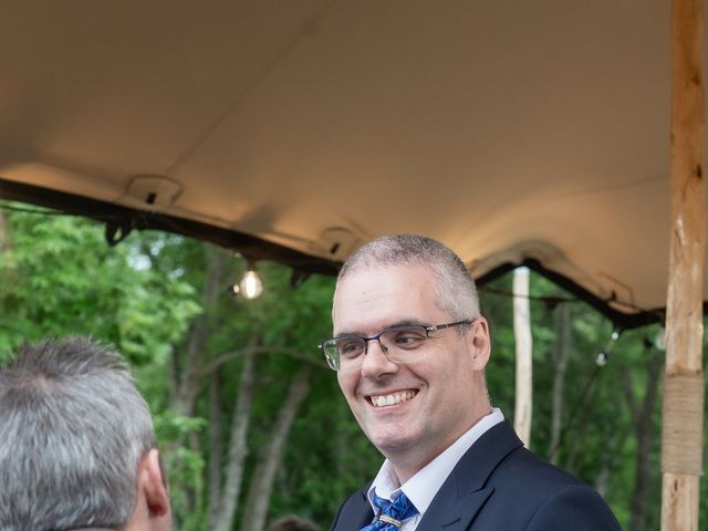 Le mariage de Mickael et Isabelle à Brenat, Puy-de-Dôme 19