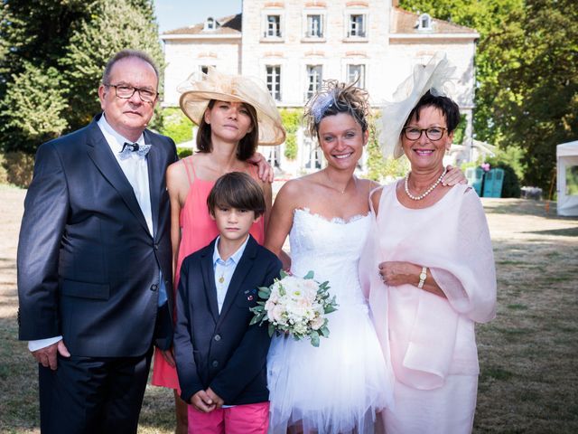 Le mariage de Damien et Amandine à Guéreins, Ain 35