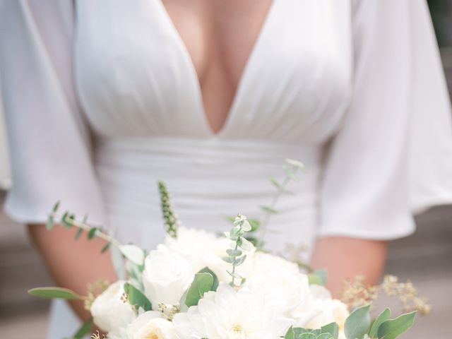 Le mariage de Simon et Sophie à Grignan, Drôme 3