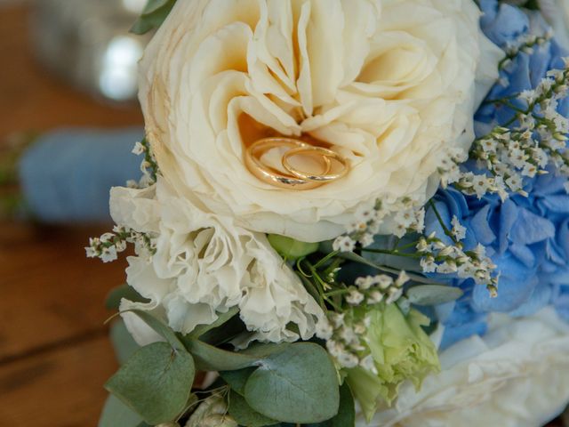 Le mariage de Thomas et Anais à Souvigny, Allier 11