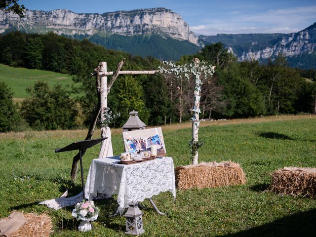 Le mariage de Cha et Claire à Entremont-le-Vieux, Savoie 3