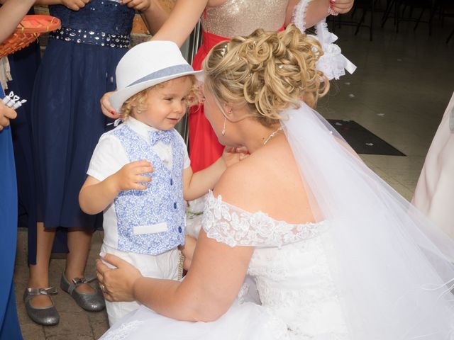 Le mariage de Benjamin et Sylvie à Wambrechies, Nord 29