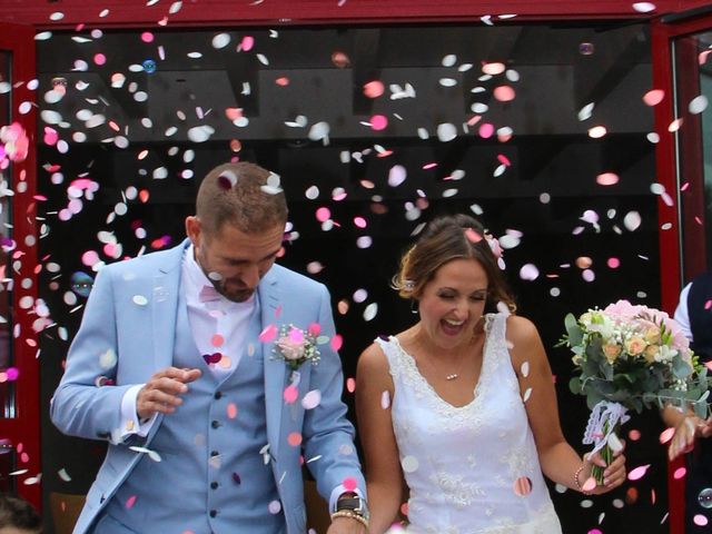 Le mariage de Anthony et Jennifer à Léognan, Gironde 11